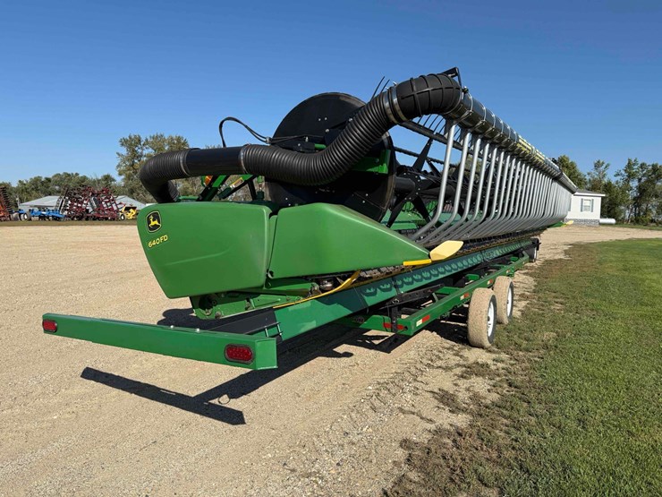 john-deere-flex-draper-header-image-13