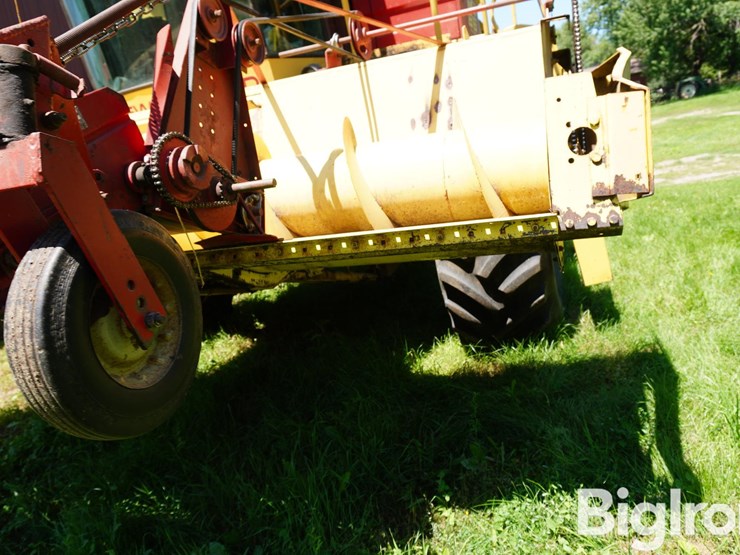 1992-new-holland-tr86-image-12