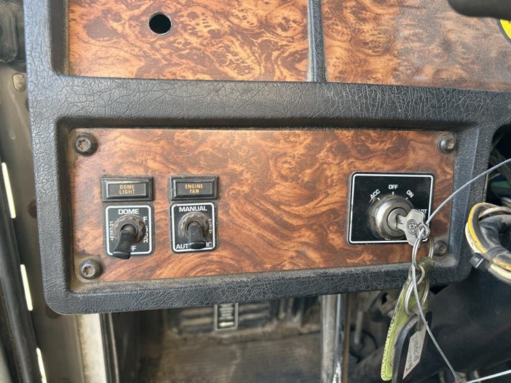 2000-kenworth-t800-image-81