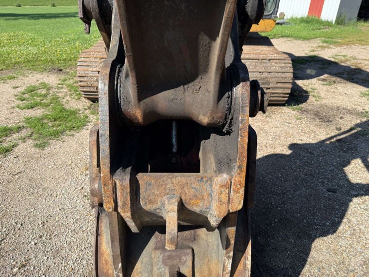 deere-225d-lc-image-13