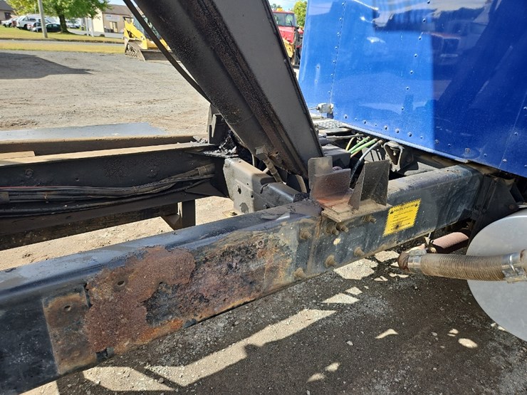 2007-kenworth-t330-image-22