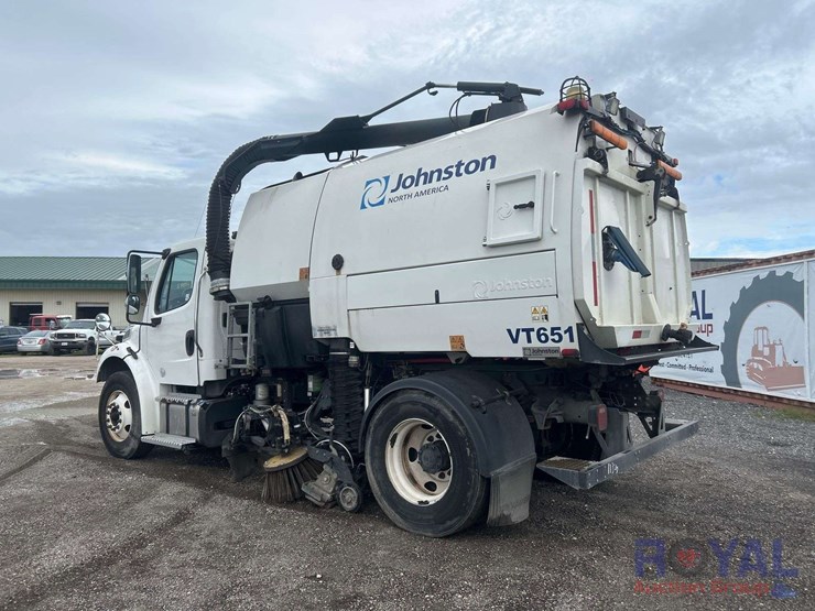 2019-freightliner-m2-106-8.5-cuyd-street-sweeper-truck-image-4