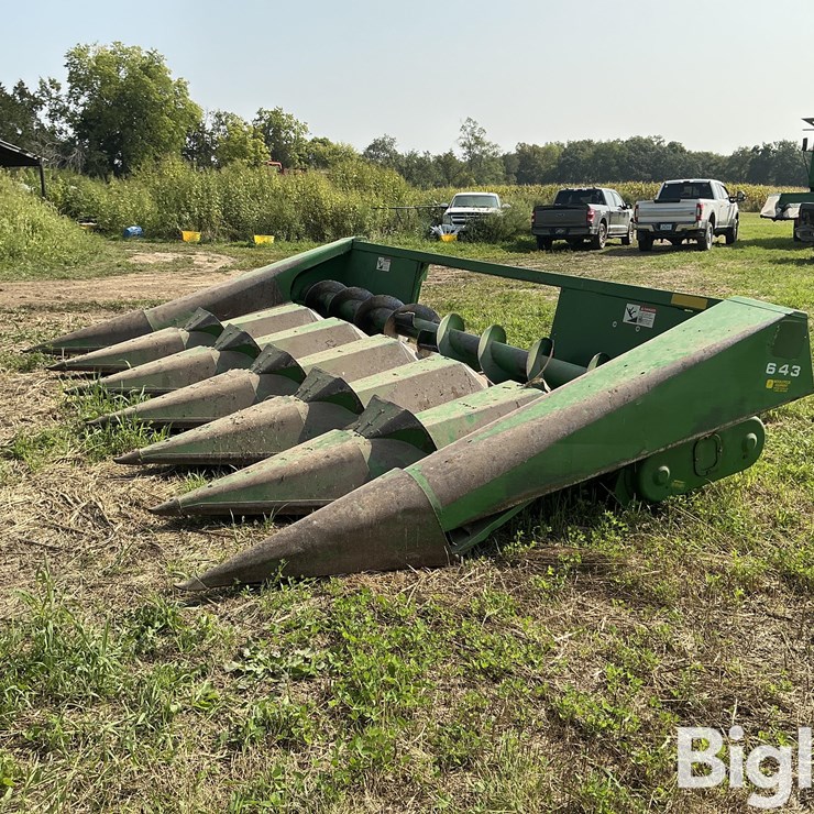 JOHN DEERE 643