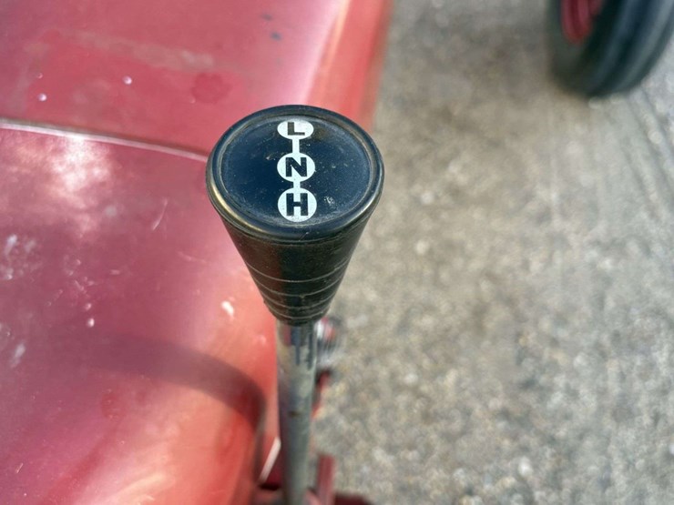 1971-farmall-656-hydro-diesel-tractor,-fenders,-wf,-540-pto,-3pt,-2-hyd,-16.9-38-rears,-7.50-16-fron-image-29
