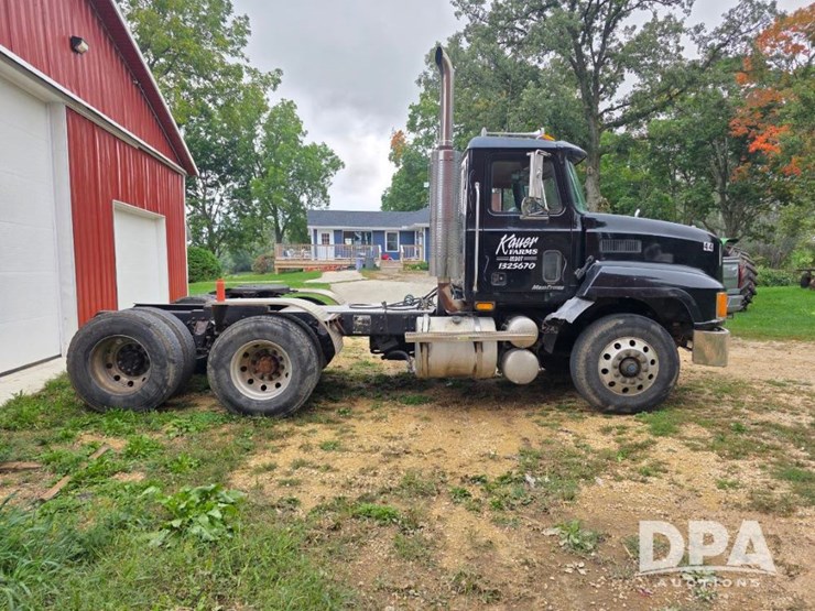 2001-mack-ch613-image-5