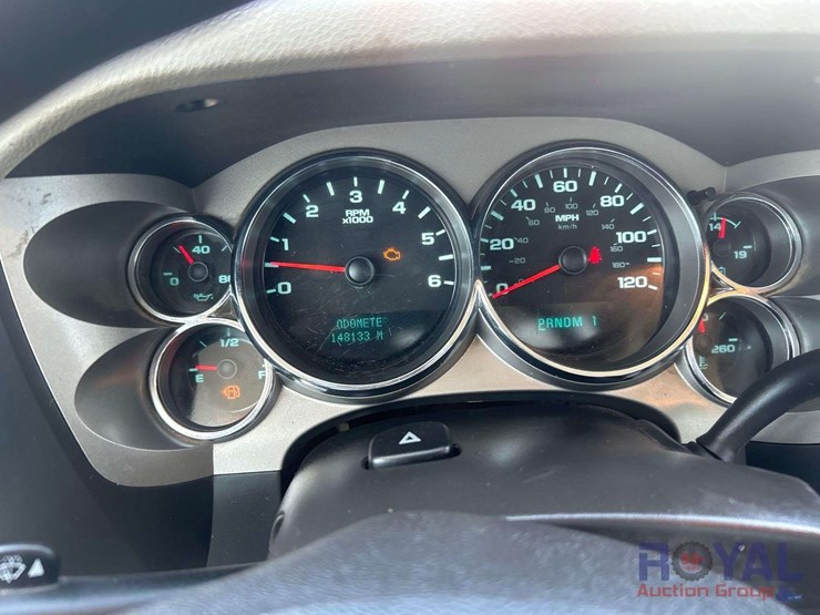 2012-chevrolet-silverado-3500-image-14