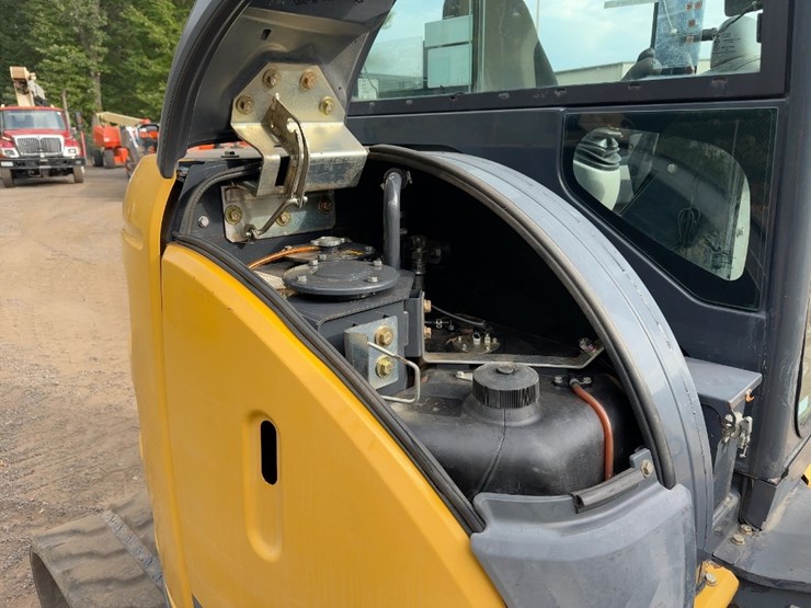 2017-hitachi-zx50u-5n-image-27