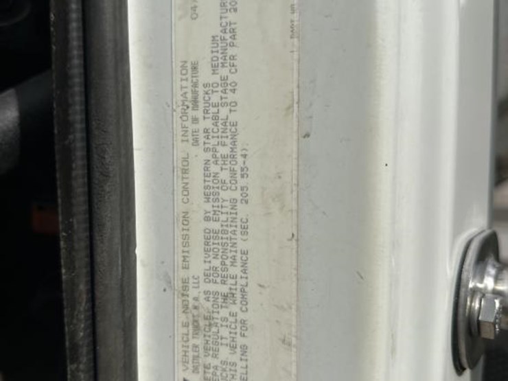 2015-western-star-4700sb-image-76
