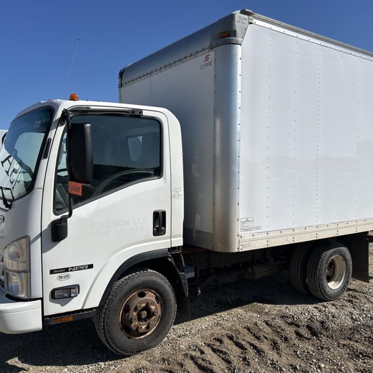 2017 ISUZU NPR