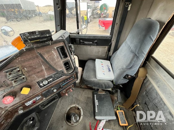 1989-freightliner-day-cab-truck-(jn0784,-unit-06815)-image-73