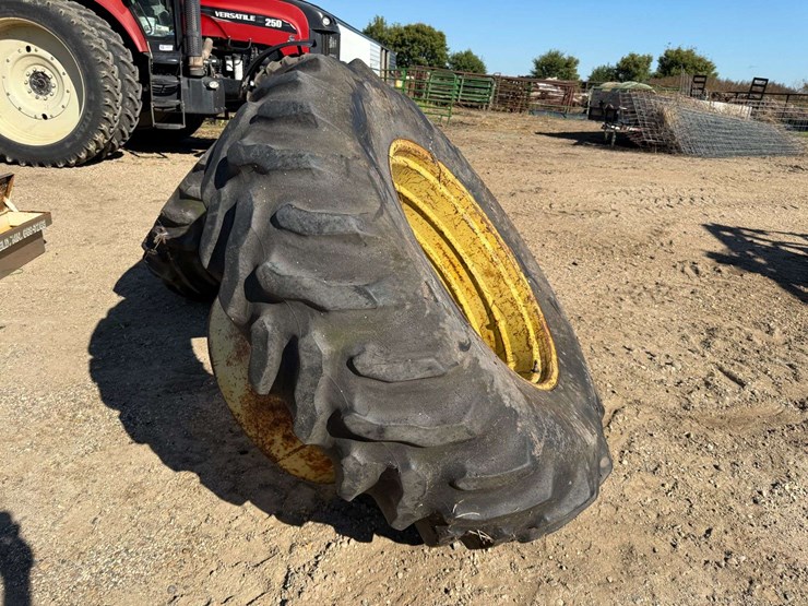 john-deere-4240-image-4