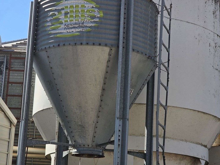 gills-approx-1.5-ton-bulk-bin-on-a-stand,-approx-17’-tall-image-3