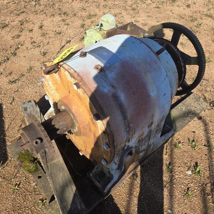 #2750 • 5Hp Electric Motor W/ Gear Reducer