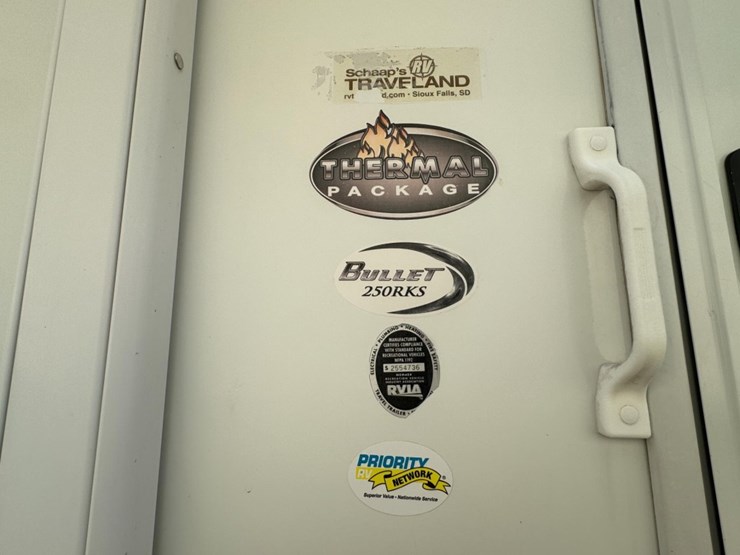 #2285-•-2010-keystone-bullet-250rks-camper-image-14