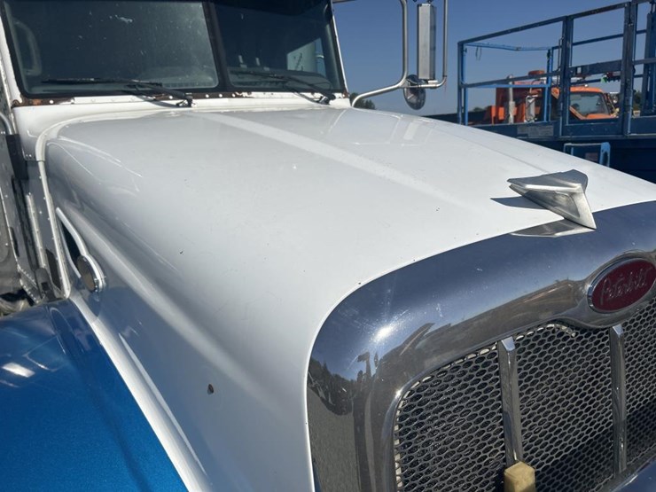 2007-peterbilt-386-image-13