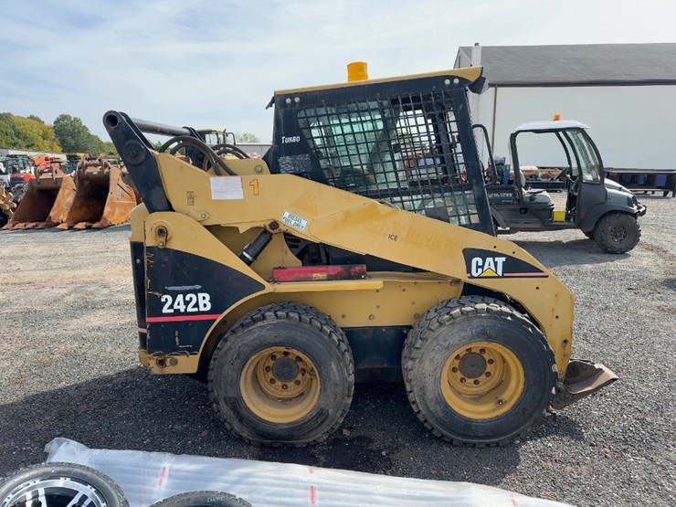 2004-caterpillar-242b-image-5