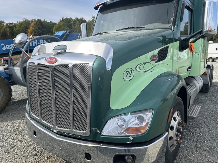 2015-peterbilt-579-image-11