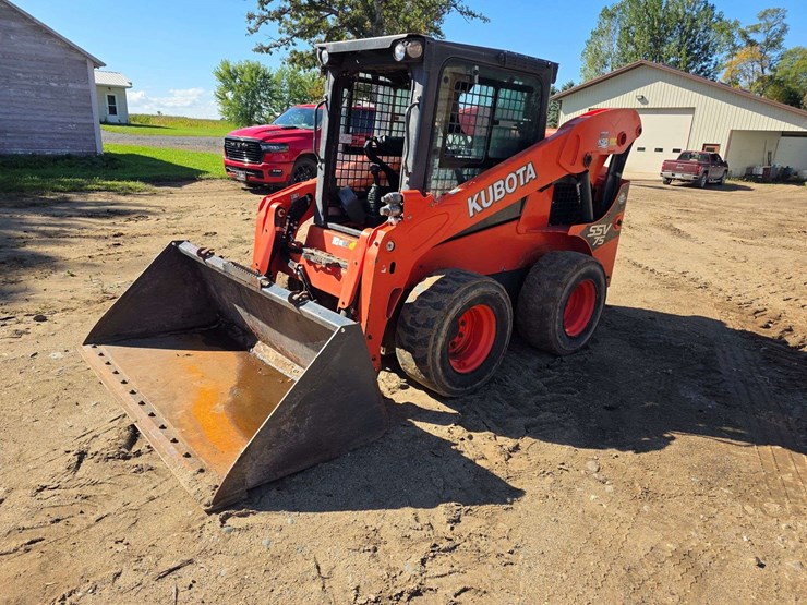 2019-kubota-ssv75-image-11