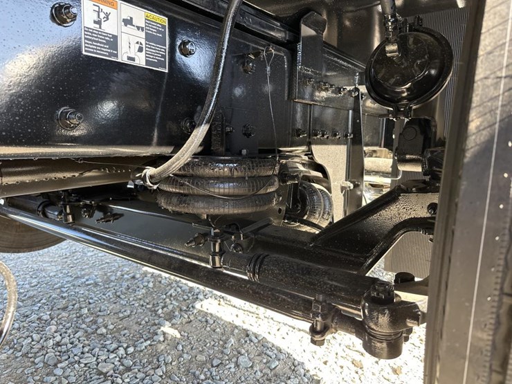 2025-kenworth-t880-image-73