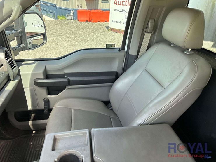 2017-ford-f550-image-16