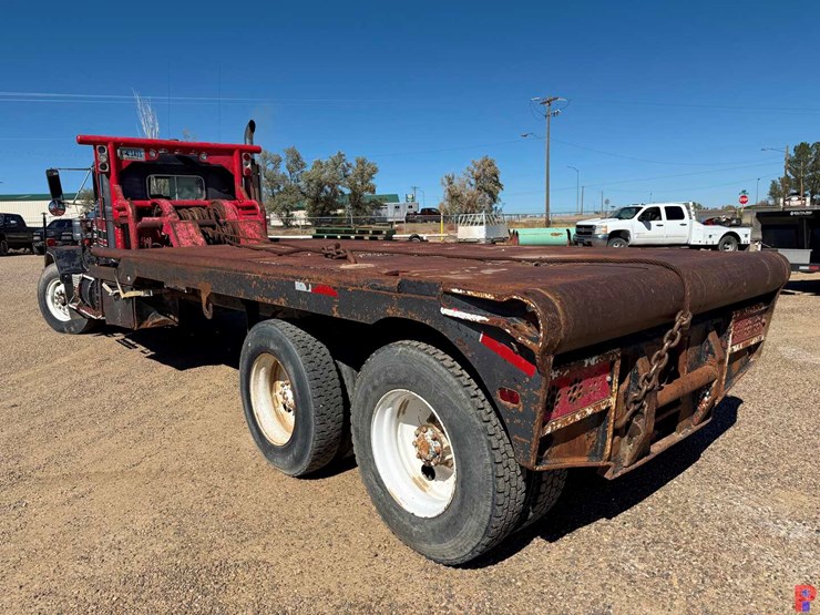 1981-autocar-t/a--30-ton-gin-pole-winch-truck-image-4