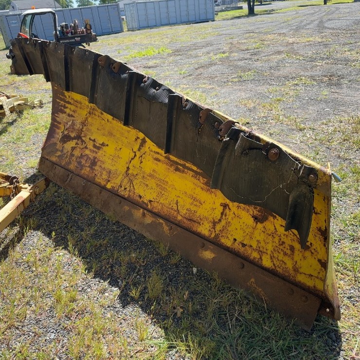 11' SNOW PLOW WITH BOCE