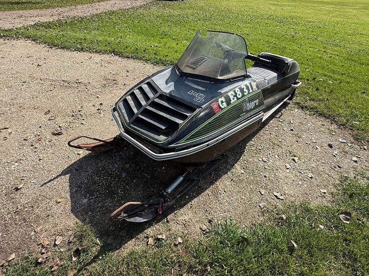 1976-arctic-cat-eltigre-5000-snowmobile,-2,412-miles,-has-not-ran-for-a-number-of-years,-engine-is-l-image-6