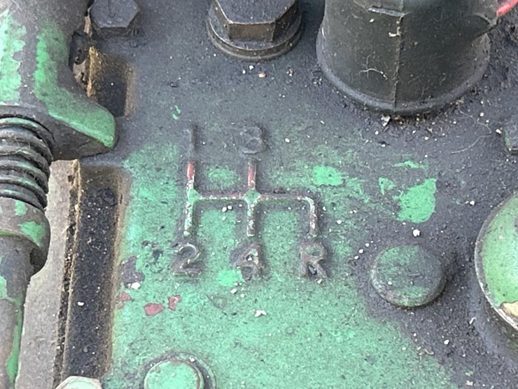 #5217-•-oliver-tractor-w/-loader-image-46