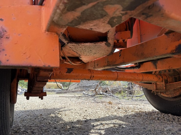 #1233-•-towable-wood-chipper-image-37