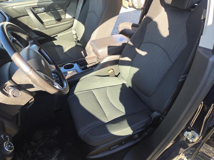 2016-chevrolet-traverse-image-28