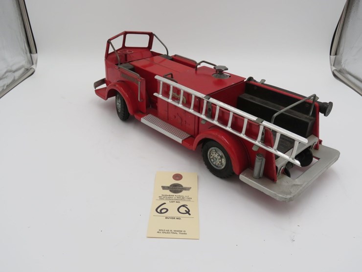 1950's-doepke-rossmoyne-fire-truck-image-2