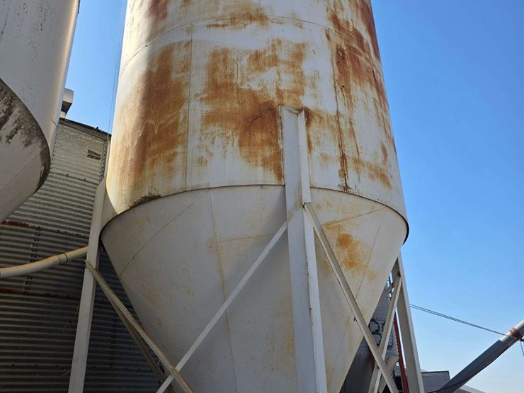 approx-24-ton-bulk-bin,-approx-27’-tall-and-11’-wide-with-bridge-rid-anti-bridge-system,-30’-of-flex-image-15