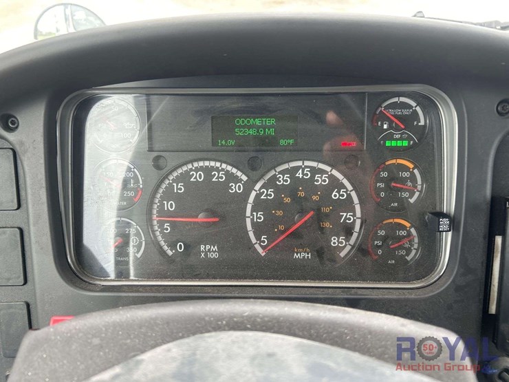2019-freightliner-m2-106-8.5-cuyd-street-sweeper-truck-image-9