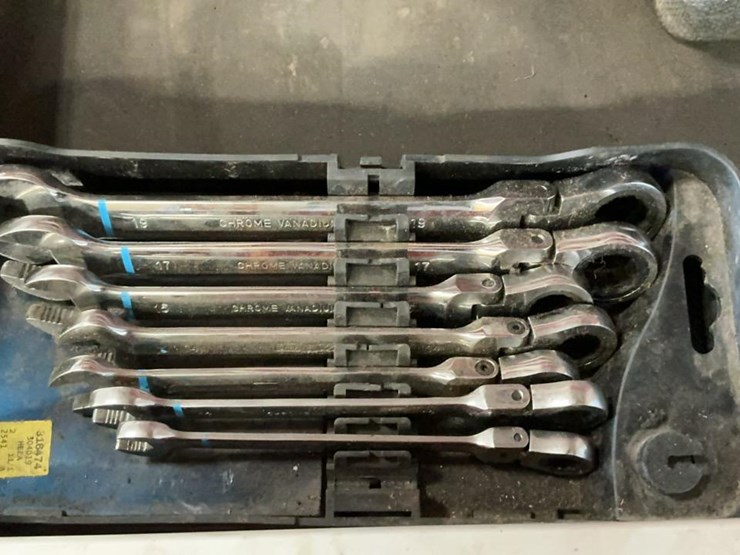 #105-•-us-general-tool-chest-and-assorted-tools-image-92
