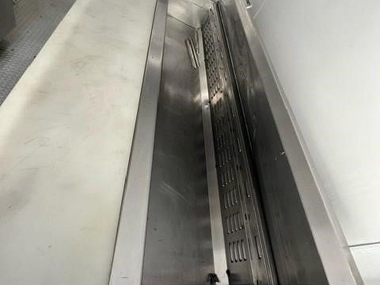 2011-custom-trailer-image-25