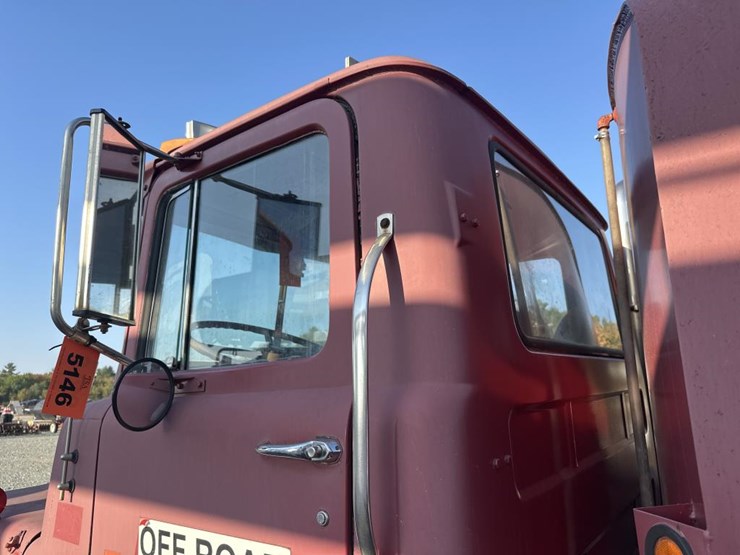 1986-mack-dm686sx-image-14