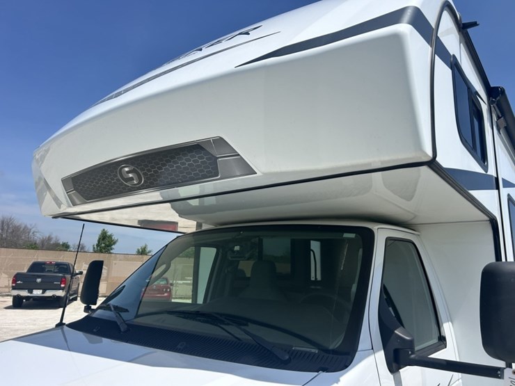 2023-ford-e450-image-10