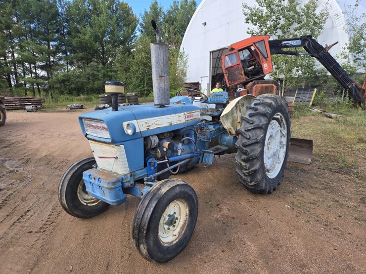 ford-4000-image-1