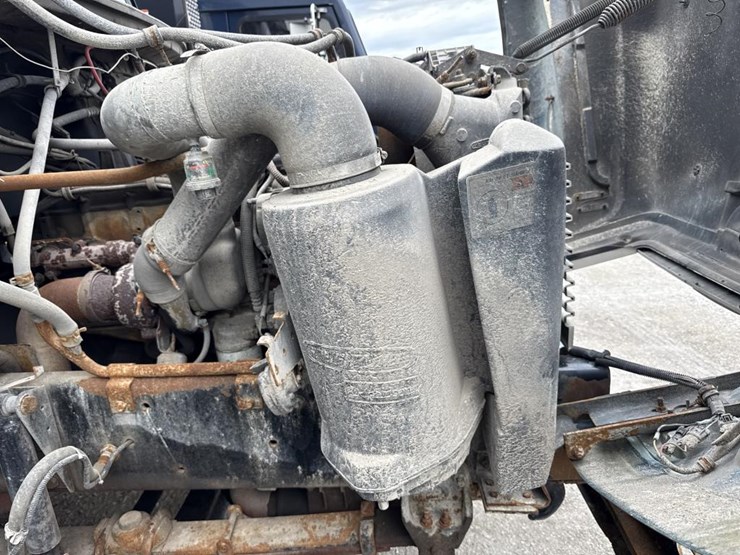 2001-caterpillar-3126-image-25