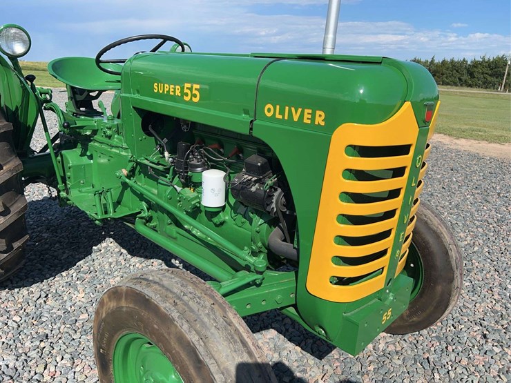 1955-oliver-super-55-image-10