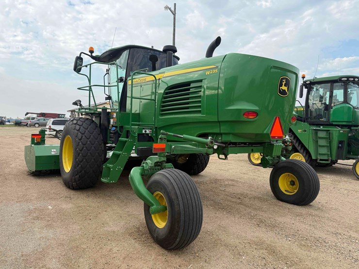 john-deere-w235-image-2