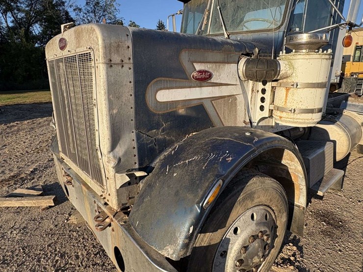 1977-peterbilt-359-image-17