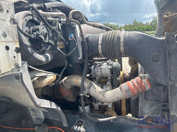 2005-ford-f750-image-13