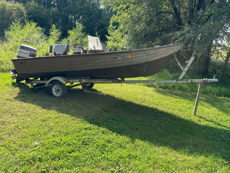 mirro-craft-boat,-motor-and-trailer,-65hp-evinrude-engine,-aluminum-boat,-has-been-stored-for-approx-image-3