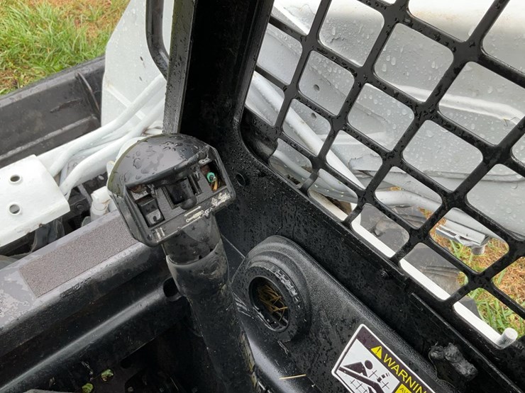 2010-bobcat-s175-image-14