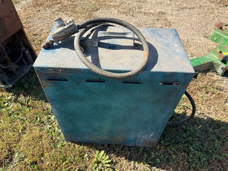 lb-white-heater,-with-regulator,-in-working-condition.-this-item-is-located-in-south-dakota,-therefo-image-2