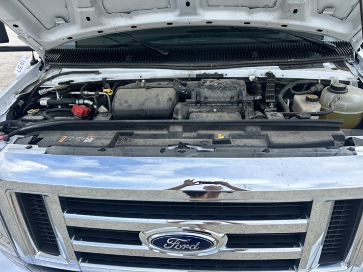 2021-ford-e450-image-36