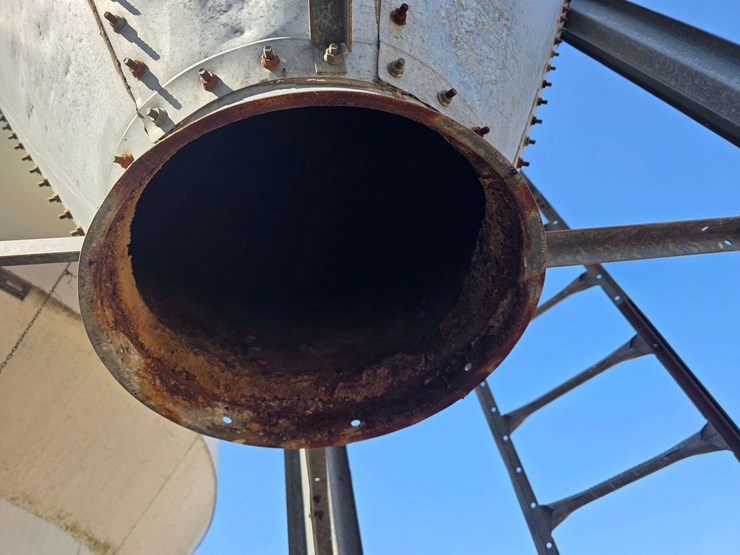 gills-approx-1.5-ton-bulk-bin-on-a-stand,-approx-17’-tall-image-4