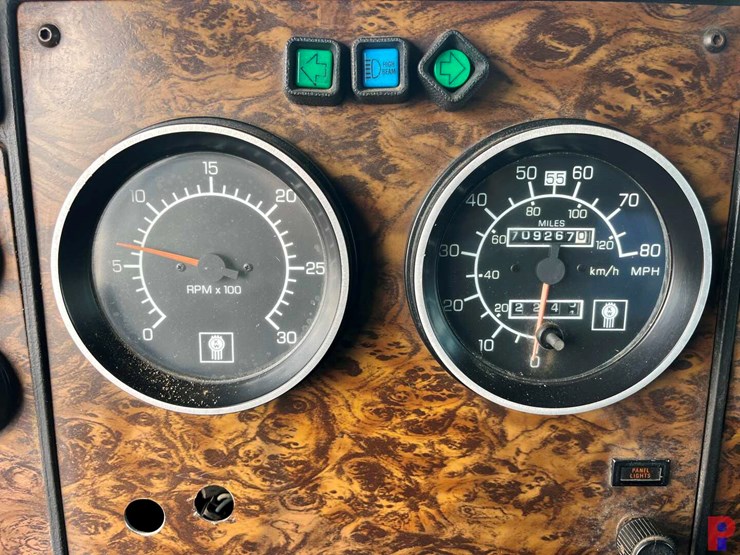 1997-kenworth-t800-image-12