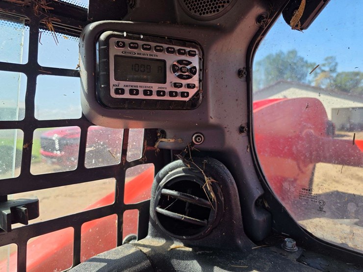 2019-kubota-ssv75-image-48